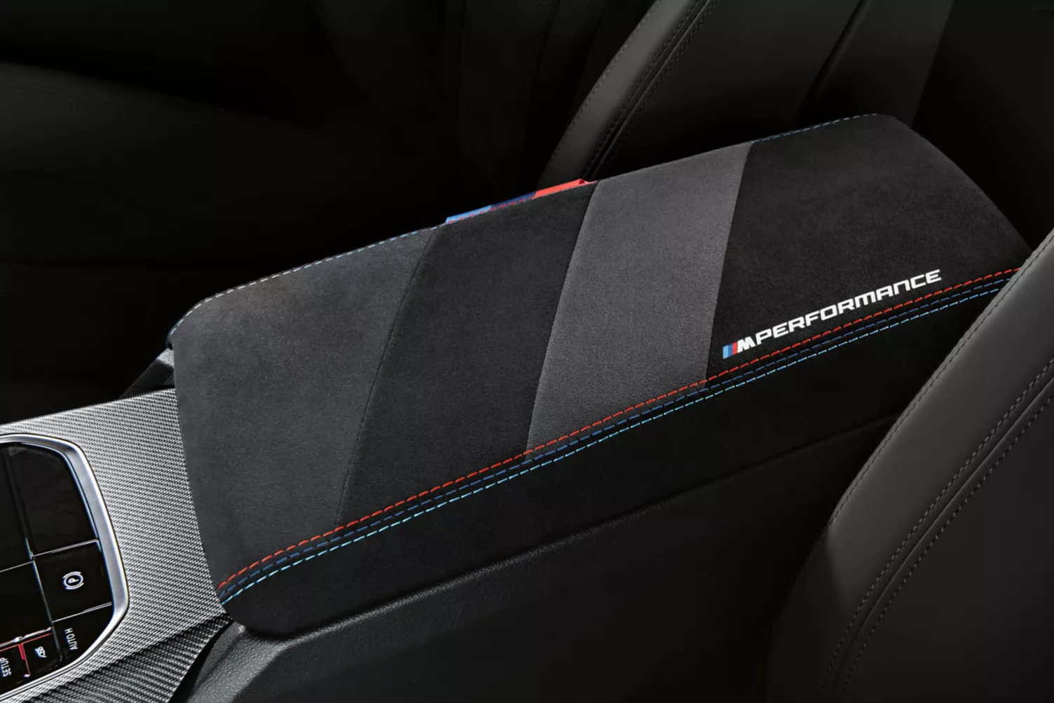 M Performance középső kartámasz, Alcantara.