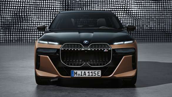 BMW 'Iconic Glow' vesék.